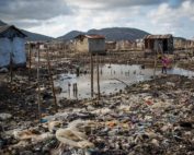 Panorama eines Slums/Müllkippe in Haiti